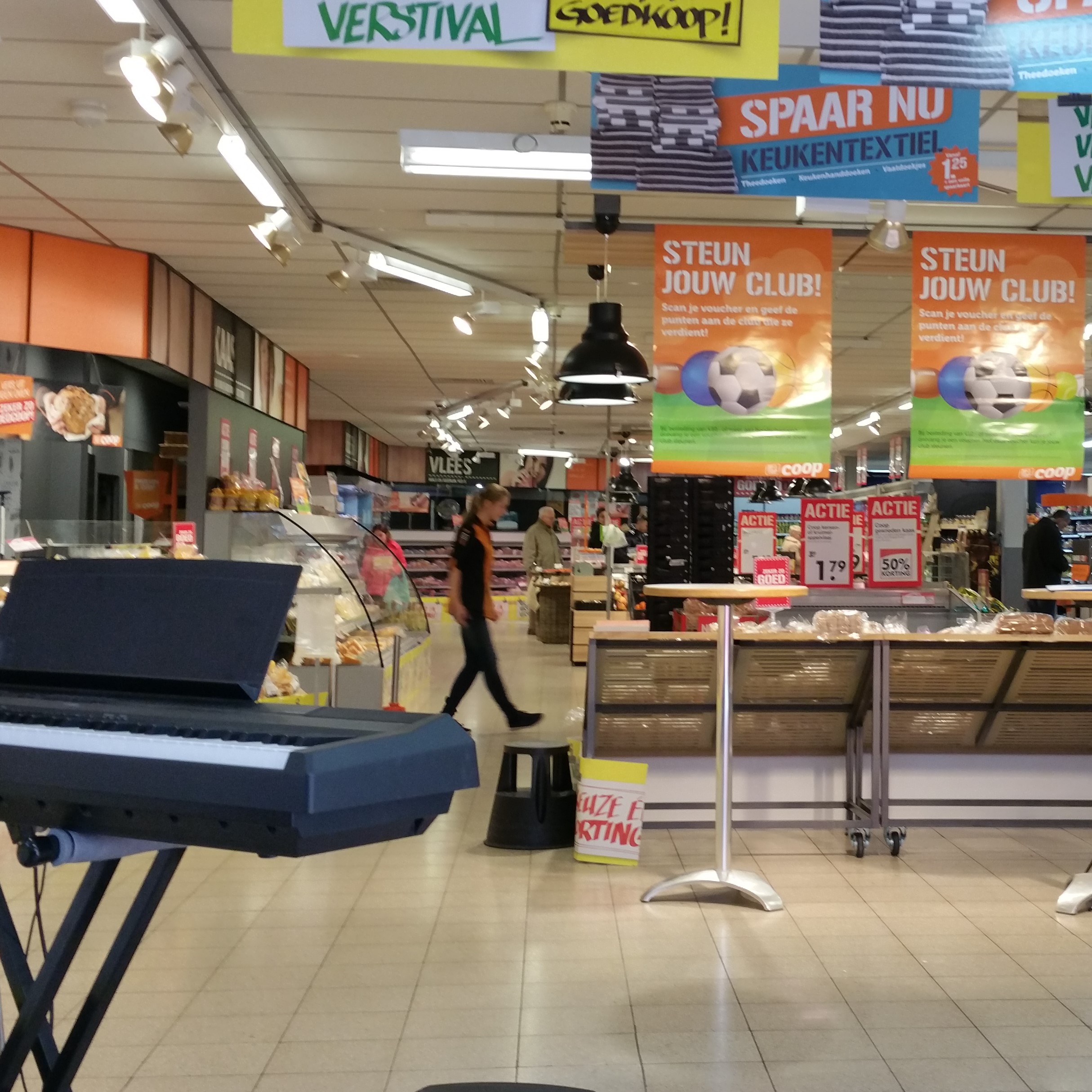 Ter gelegenheid van de grote club actie een optreden in de Coop winkel